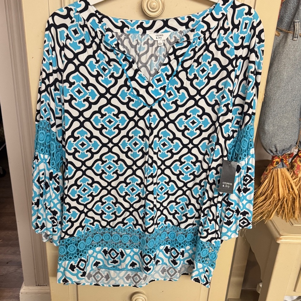 crown & ivy White, Black and Blue Geometric V-Neck Tunic
